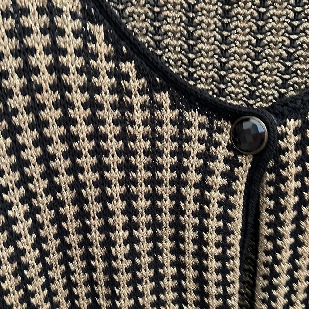 Jones New York Women’s Gold and Black Cardigan.  2X
